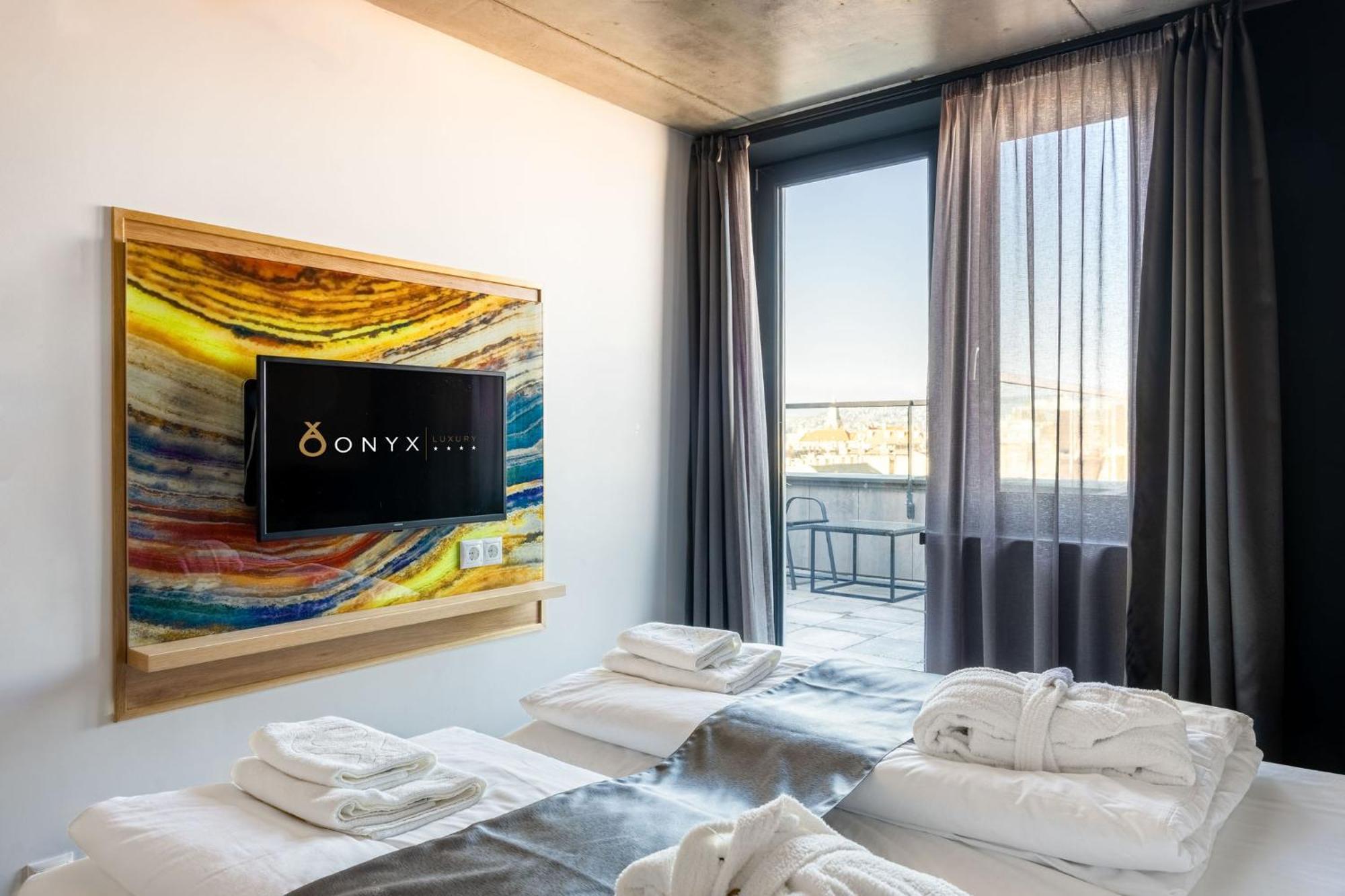 Onyx Luxury Boedapest Buitenkant foto