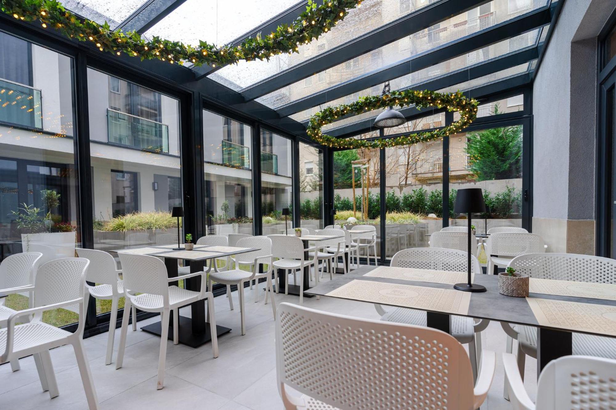 Onyx Luxury Boedapest Buitenkant foto